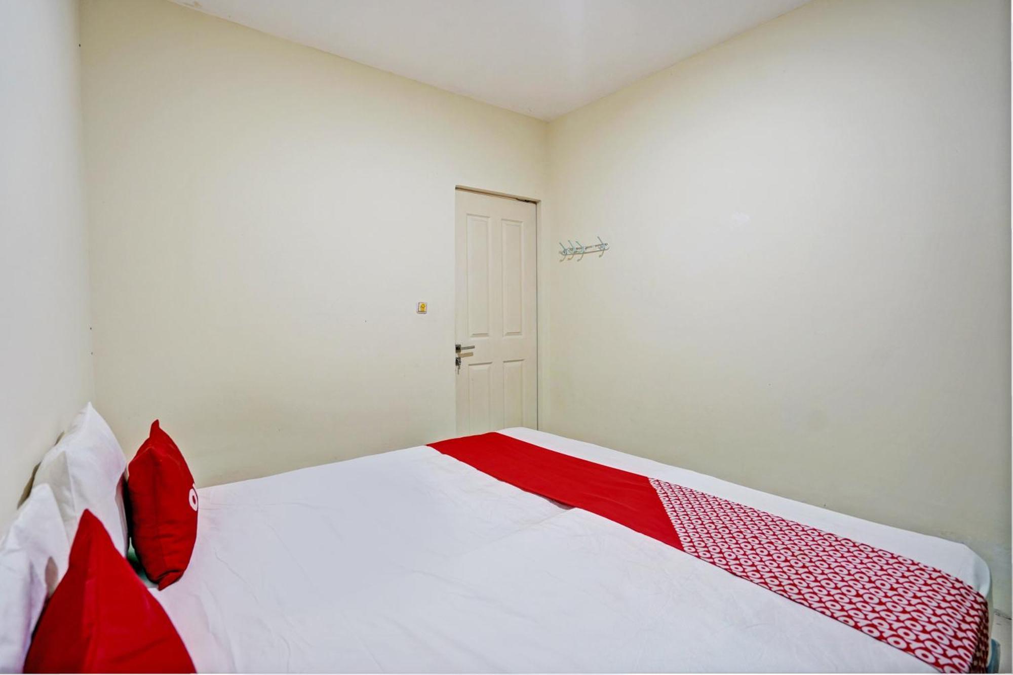 Oyo 93112 Garden Homestay 3 Merlion Surabaya Eksteriør billede