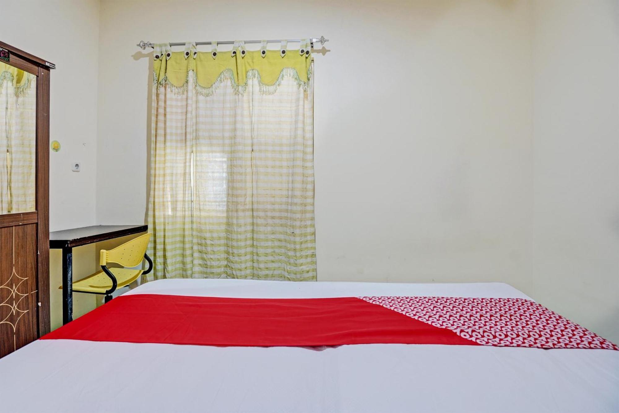 Oyo 93112 Garden Homestay 3 Merlion Surabaya Eksteriør billede