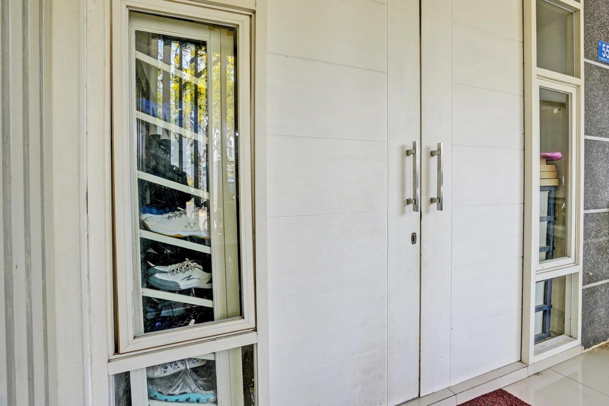 Oyo 93112 Garden Homestay 3 Merlion Surabaya Eksteriør billede